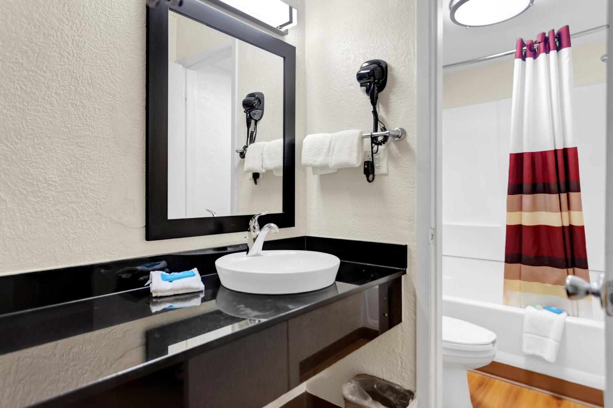 Qubed San Antonio Hotel Ngoại thất bức ảnh