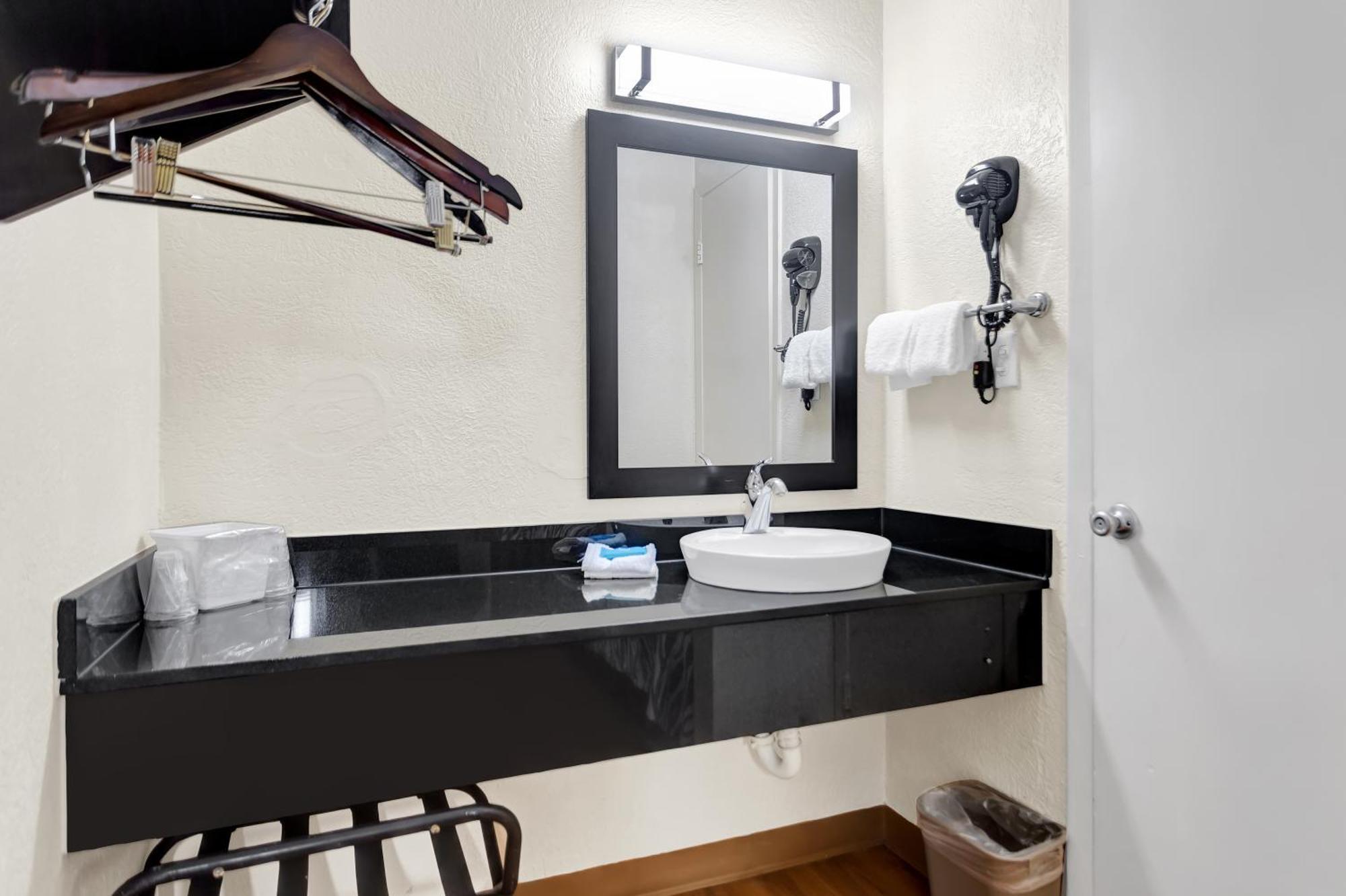Qubed San Antonio Hotel Ngoại thất bức ảnh
